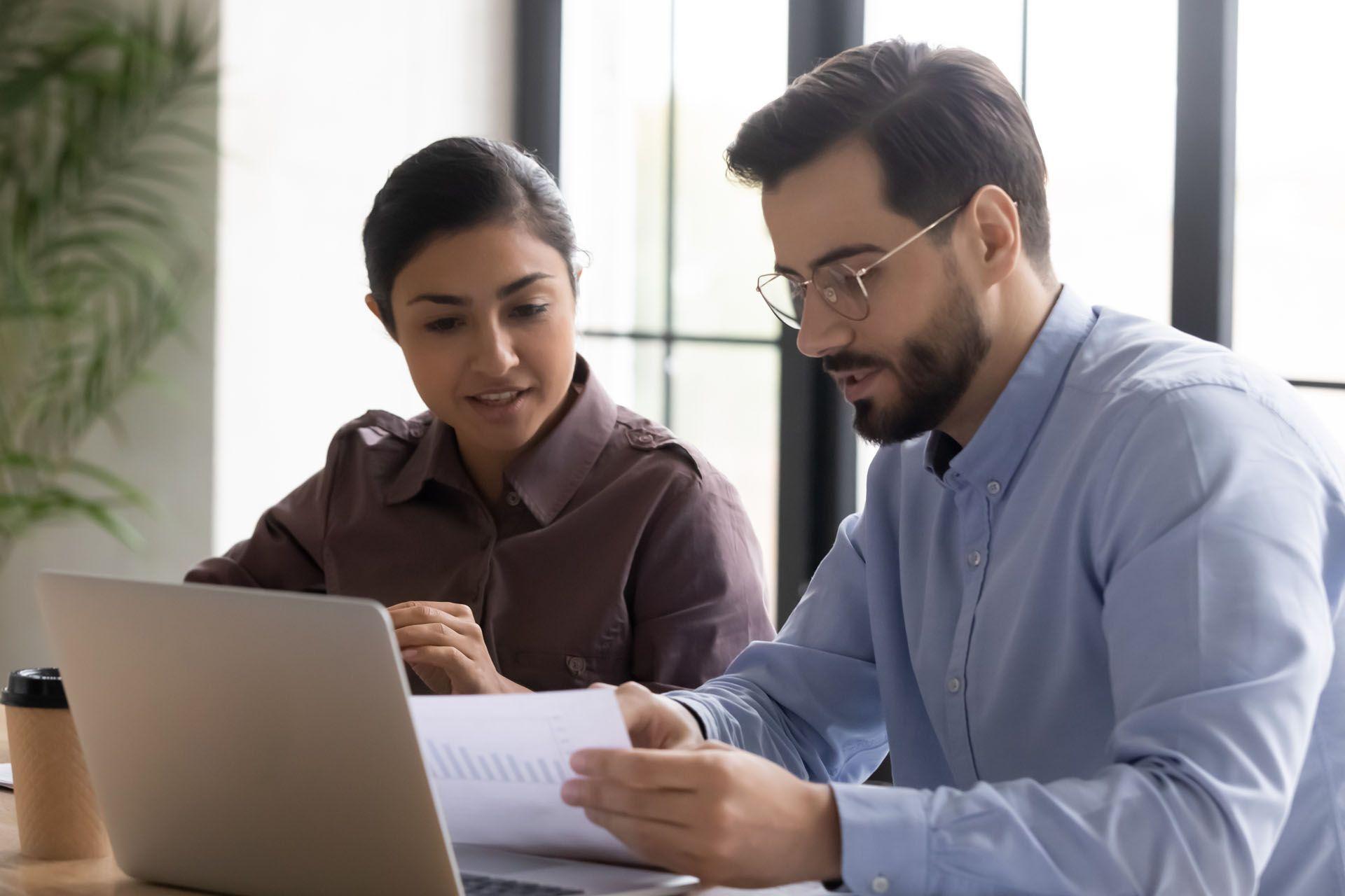 Un gestionnaire des Ressources Humaines dans l'exercice de ses fonctions